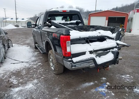 2017 Ford F-250 Lariat из США, поврежденный, VIN 1FT7W2B67HED40545